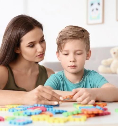 ATENDIMENTO EDUCACIONAL ESPECIALIZADO E EDUCAÇÃO ESPECIAL ATENDIMENTO EDUCACIONAL ESPECIALIZADO E EDUCAÇÃO ESPECIAL