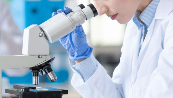 FARMÁCIA MAGISTRAL COM ÊNFASE EM DERMOCOSMÉTICOS E NUTRACÊUTICOS